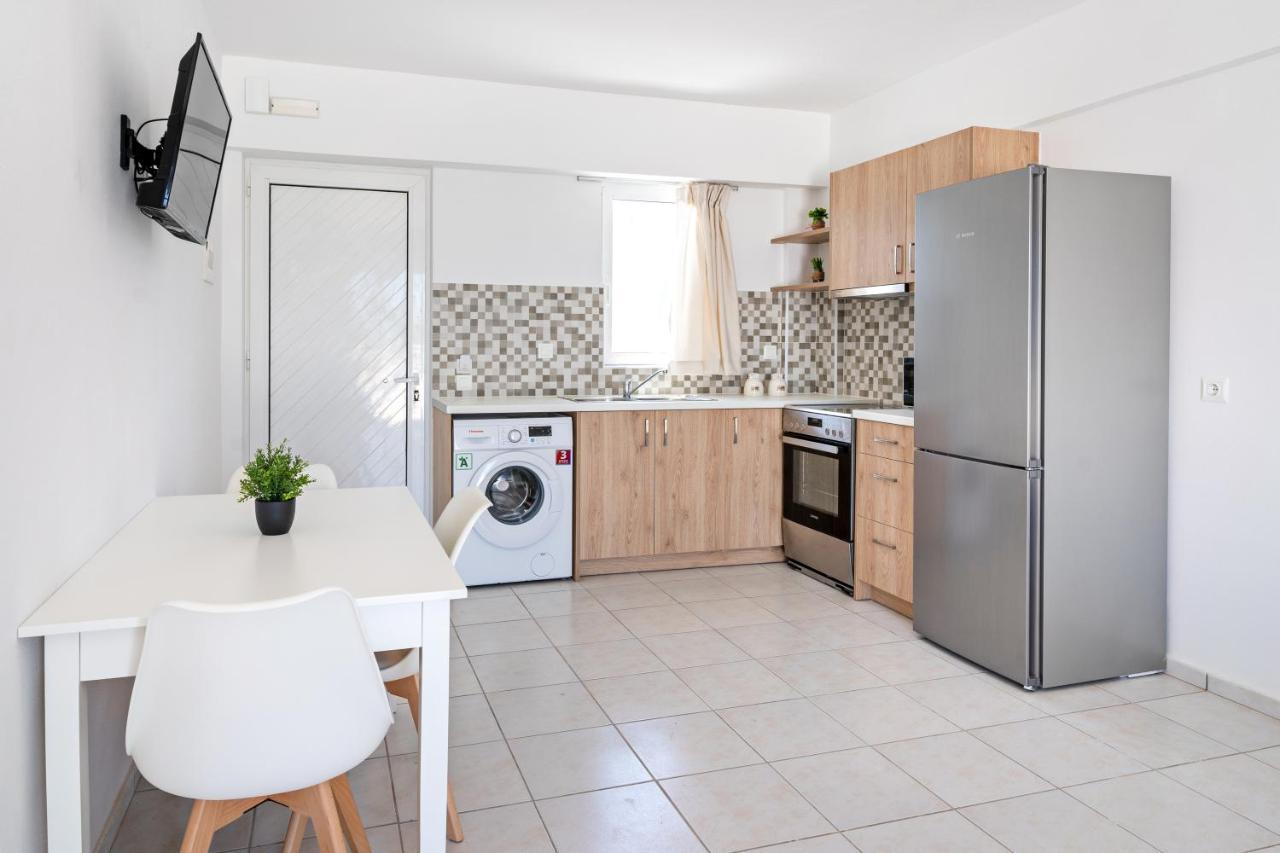 Magnisía Azure Seaside Apts מראה חיצוני תמונה