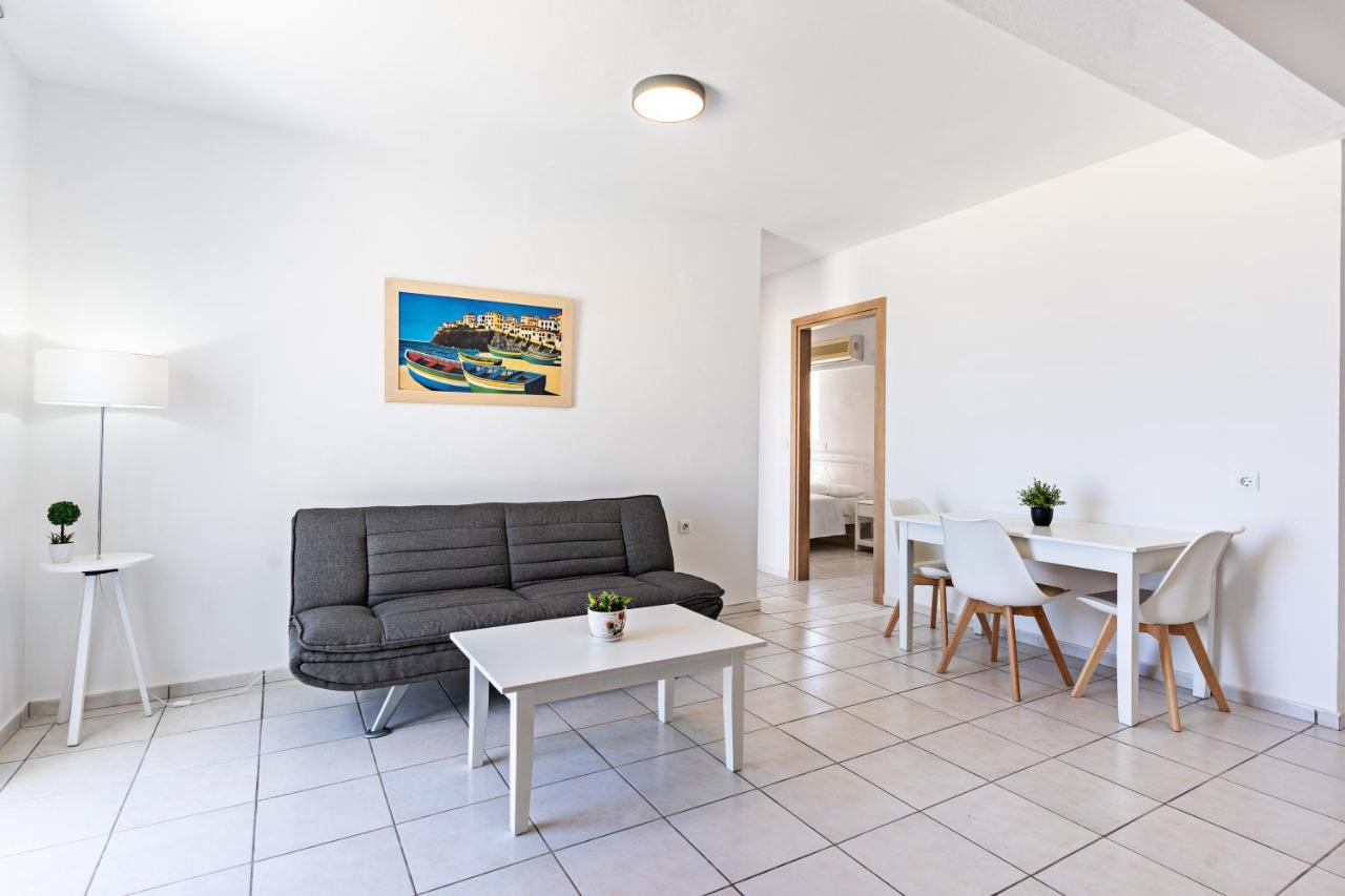 Magnisía Azure Seaside Apts מראה חיצוני תמונה
