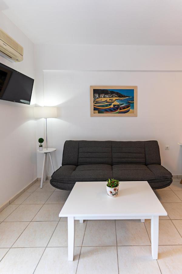 Magnisía Azure Seaside Apts מראה חיצוני תמונה