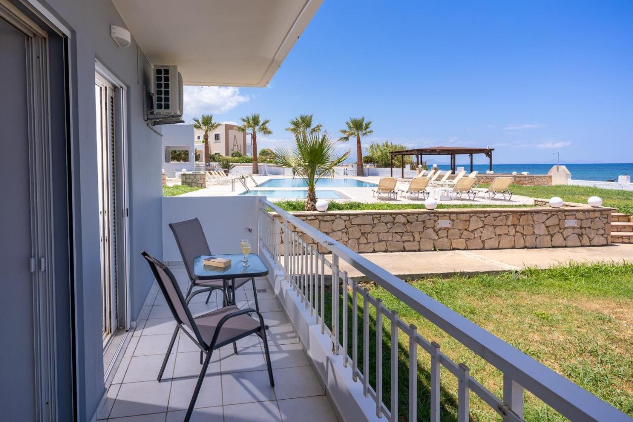 Magnisía Azure Seaside Apts מראה חיצוני תמונה