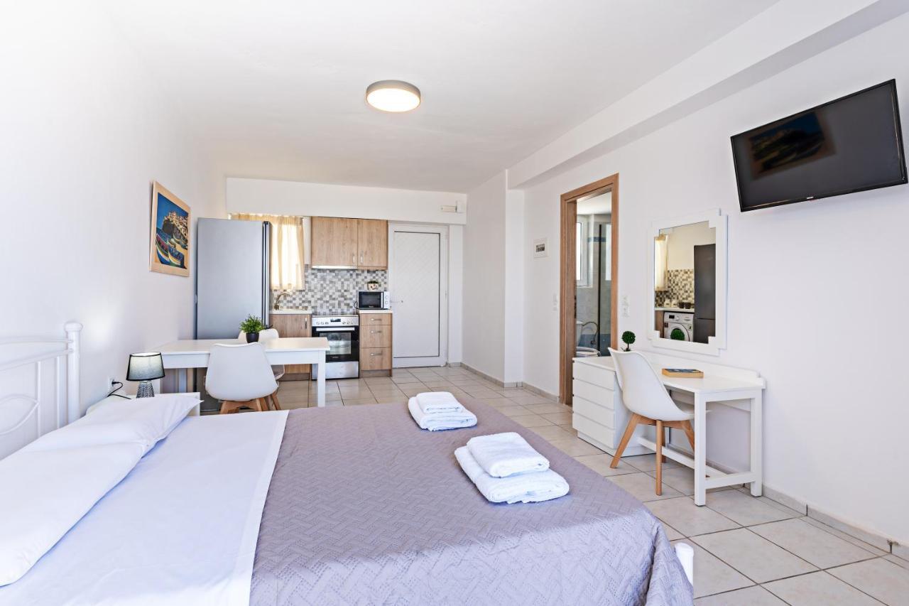 Magnisía Azure Seaside Apts מראה חיצוני תמונה