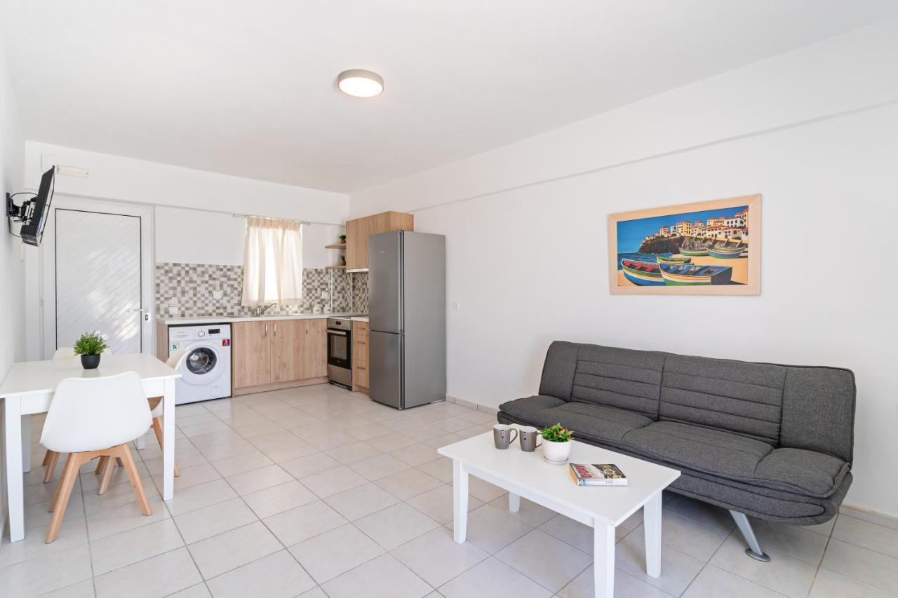 Magnisía Azure Seaside Apts מראה חיצוני תמונה